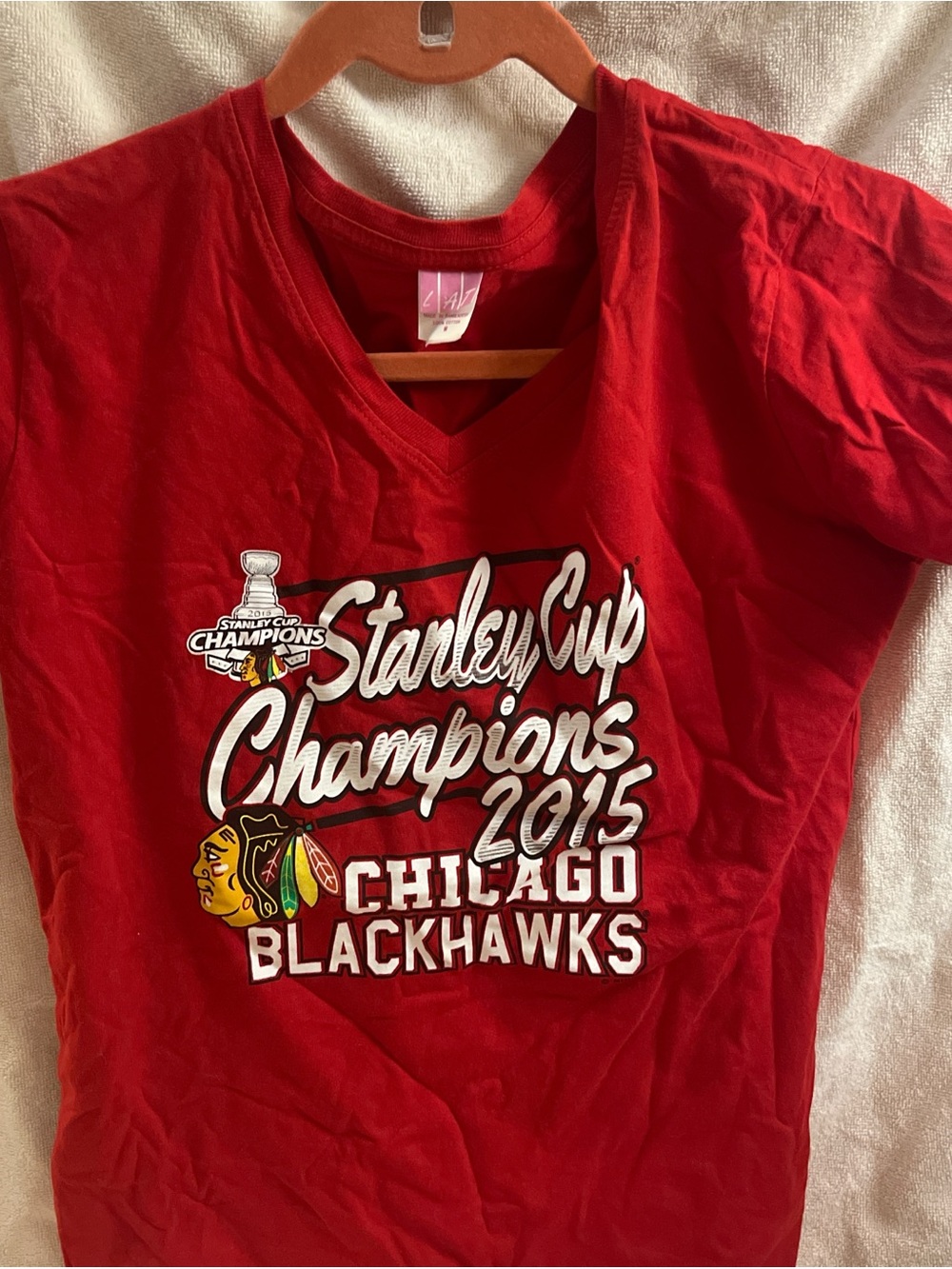 Chicago Blackhawks Kids Red V-Neck Tee - Stanley Cup Champions 2015
